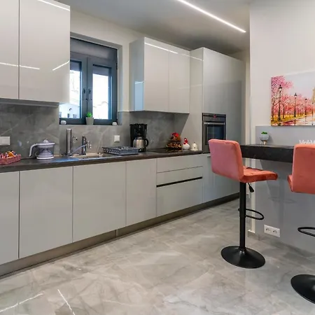 Olina'S Luxury Apartment Tríkala Buitenkant foto