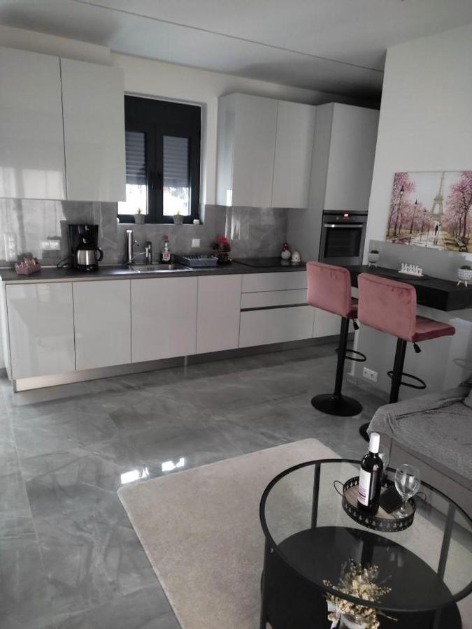 Olina's Luxury